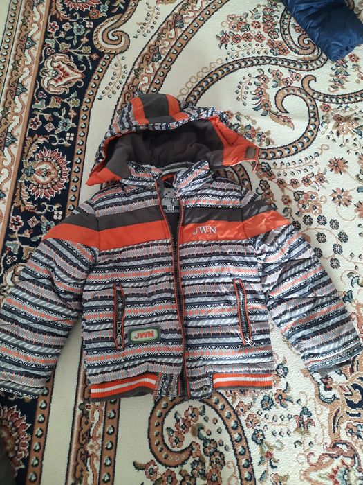 Продам зимнюю куртку бу