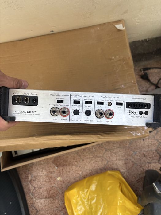 Statii JL audio 300/4 si JL audio 250/1 old school
