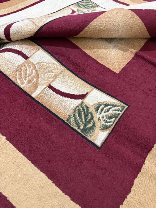 Шошилинч гилам сотилади