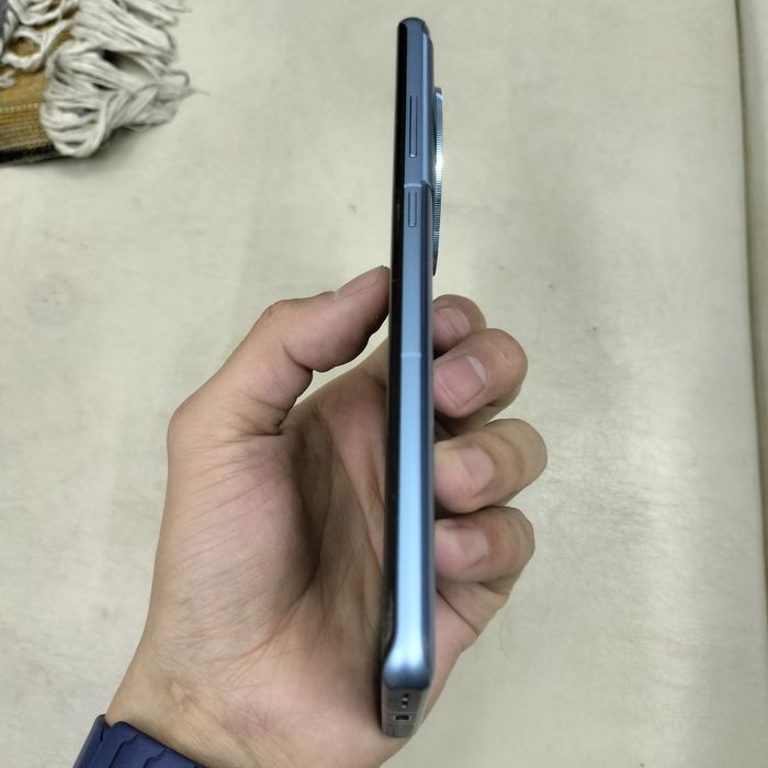 Продам oneplus 12r 12/256