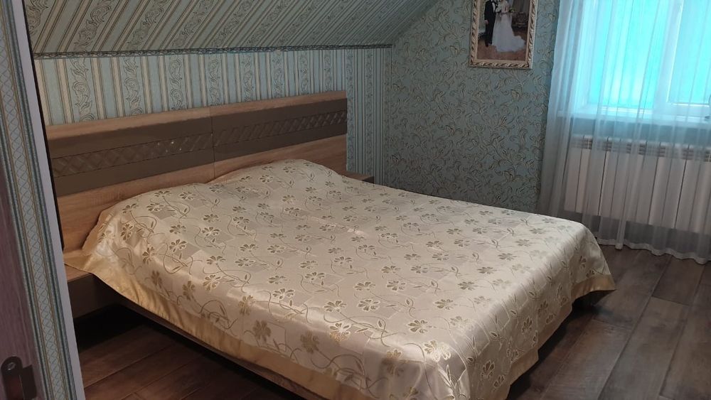 Продам двуспальную кровать 1.60
