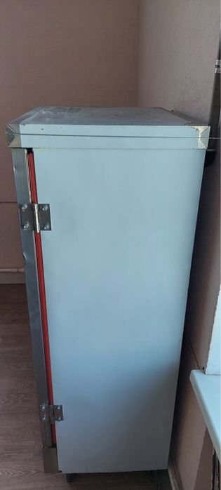 Паровой шкаф на 12 противеней