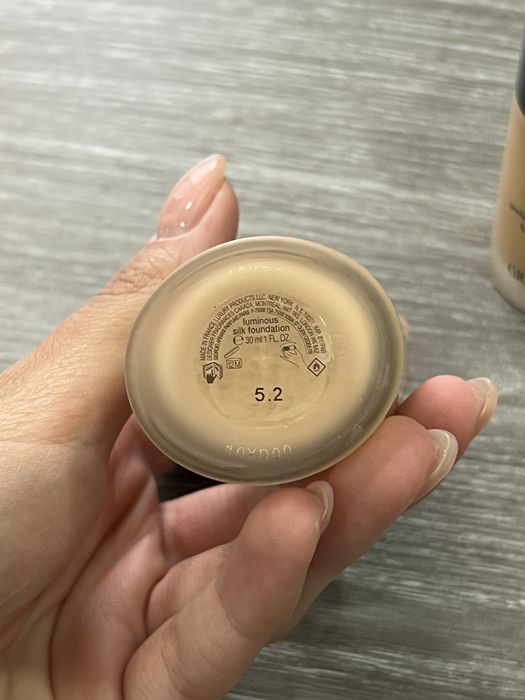 Giorgio Armani Luminous Silk 5,2