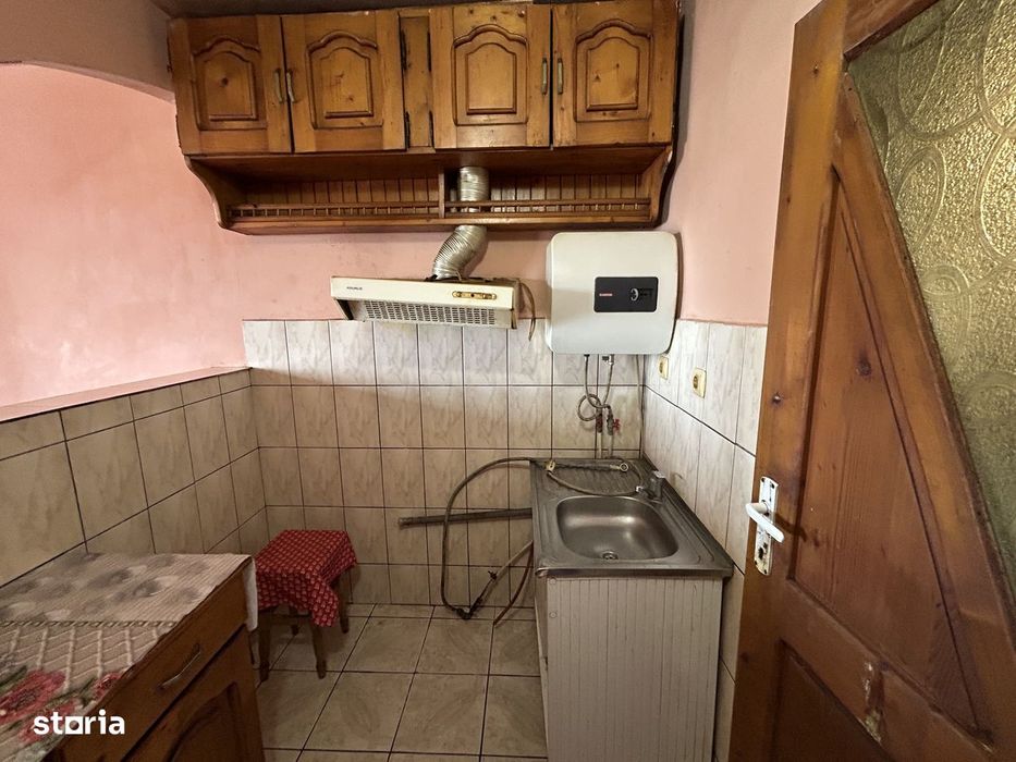 Vand gars.conf.2, st.33 mp.,in Gradiste,str.Comunarzilor,et.4/4