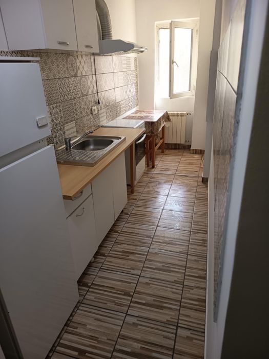 Proprietar vind garsoniera in zona centru