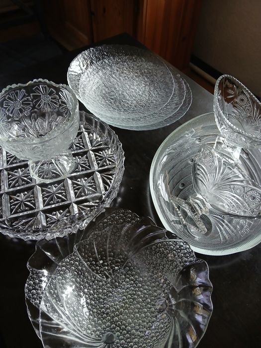 Продам стеклянную посуду в прекрасном состоянии качественную