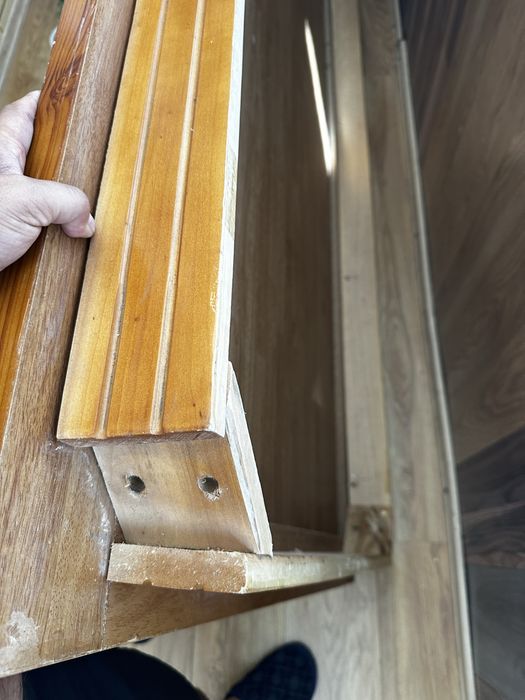 Стол для гостинной