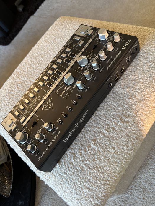 Sintetizator Behringer TD-3-BK