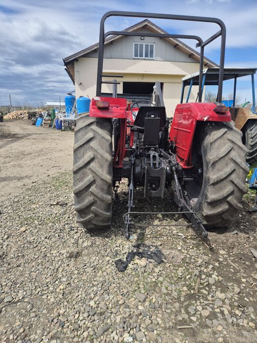 Tractor cu încărcător 88 cai