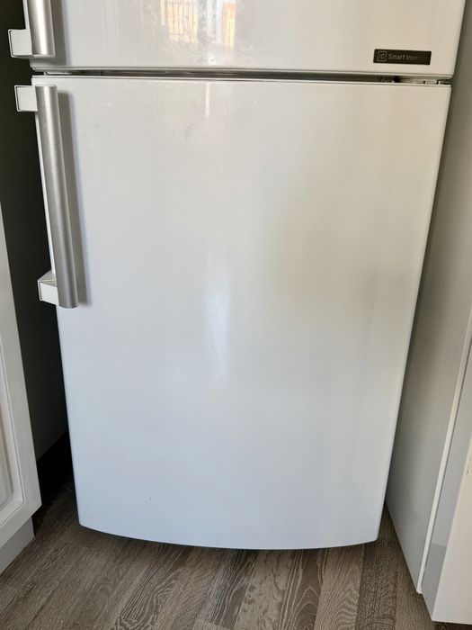 Холодильник LG Smart Inverter, 2 камеры