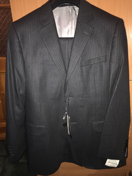 Продам костюм новый