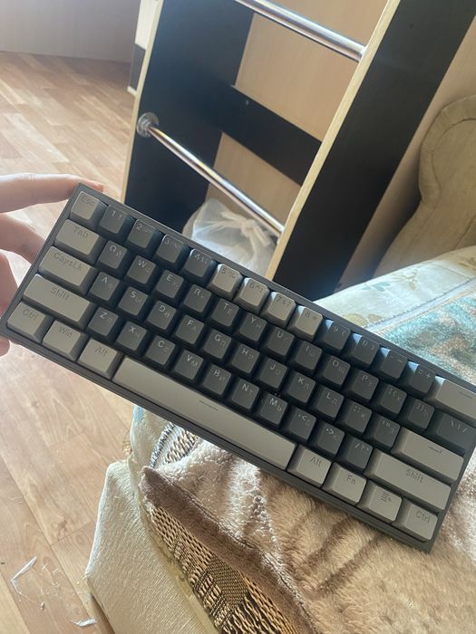 Продам клавиатуру