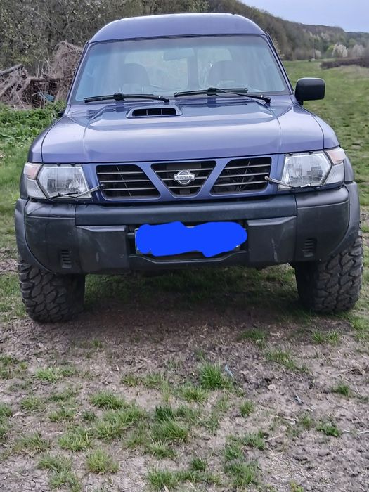 Vând nissan patrol