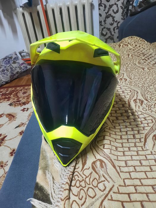 Продаю шлем срочно