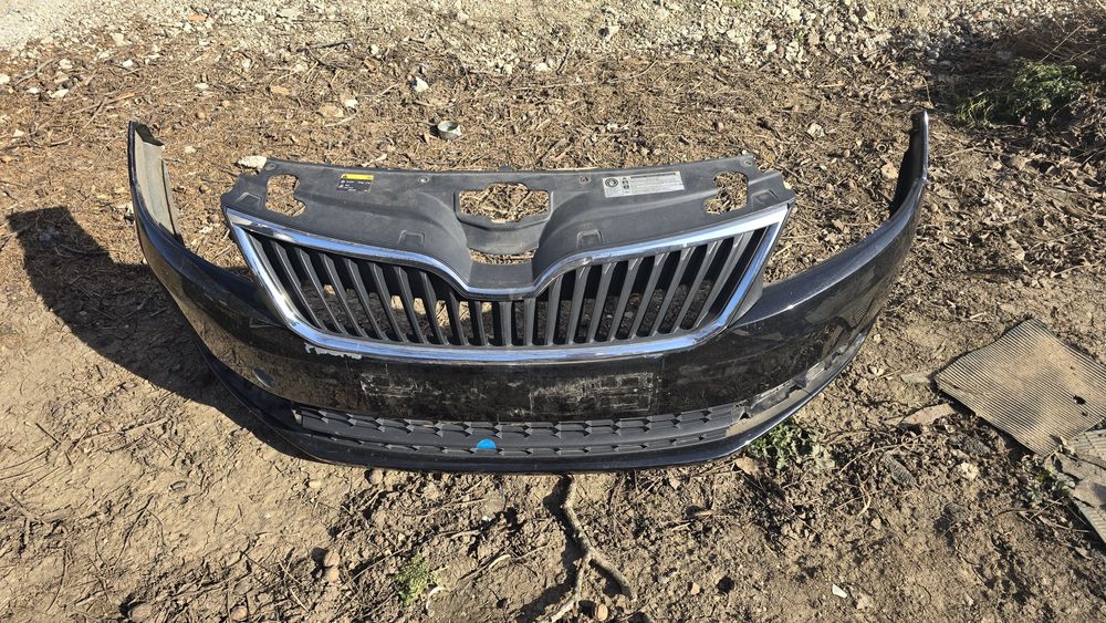 Bara fata cu grila skoda octavia 3 spoiler