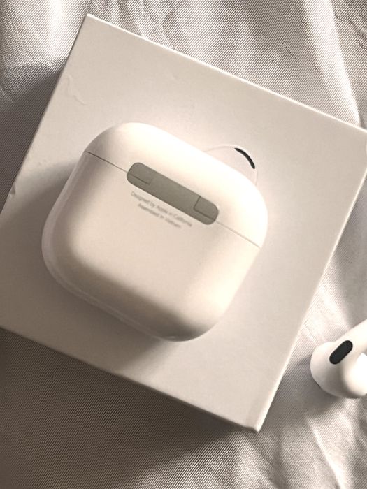 Слушалки Airpods 4