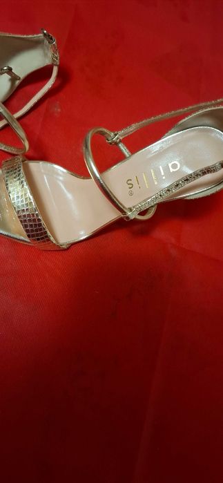 официални летни дамски обувки и сандали