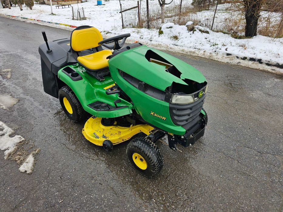 Тракторна Косачка JOHN DEERE X300R/KAWASAKI.18.К.С. Перфектна