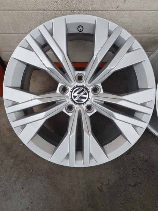 Оригинални джанти за ФОЛКСВАГЕН VW AUDI SEAT SKODA R17 5x112 ET38 7J