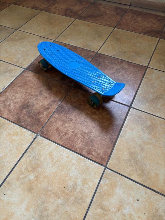 Продам скейтборд Pennyboard