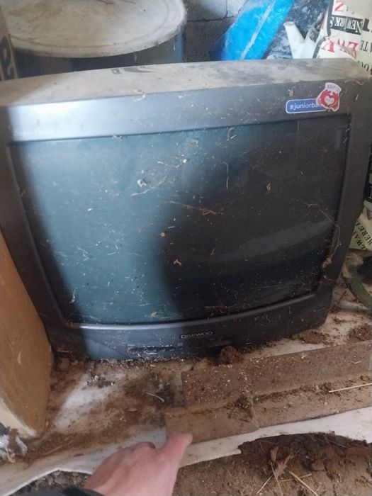 Телевизоры 2 штуки