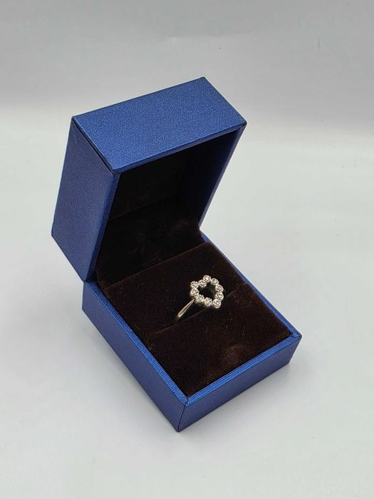 Inel de aur 18k cu design modern