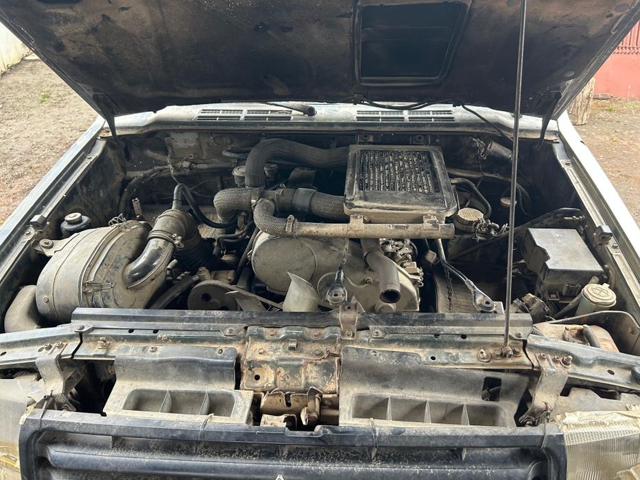 Mitsubishi pajero mk2 2.5 motor sărit de la punct