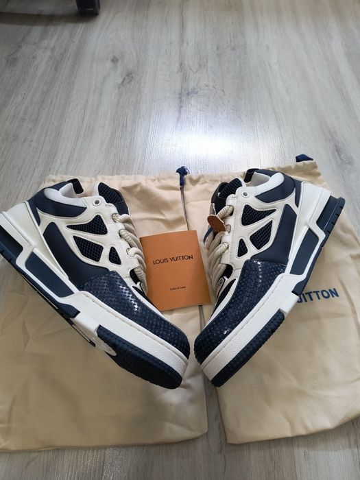 Louis Vuitton skates navy blue 43