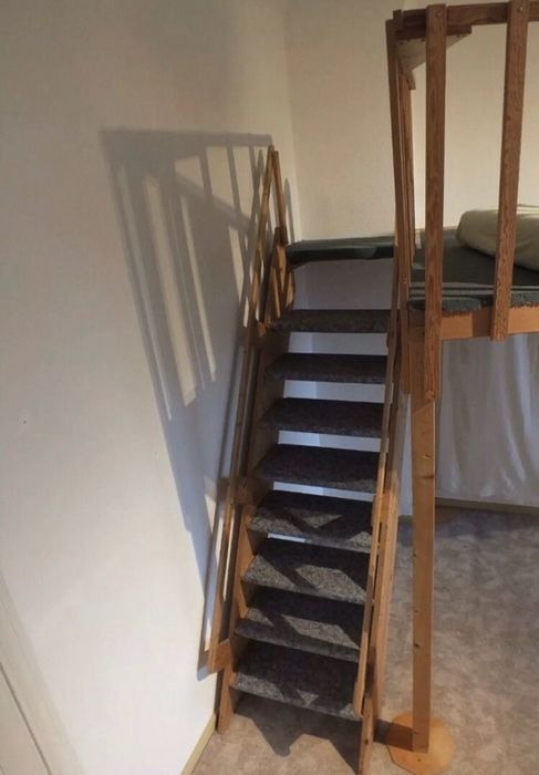 Galerie lemn pat camera inalta