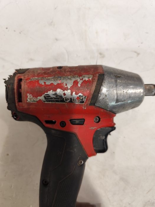 Безчетков акумулаторен гайковерт Милуоки Milwaukee M18 FIWF12