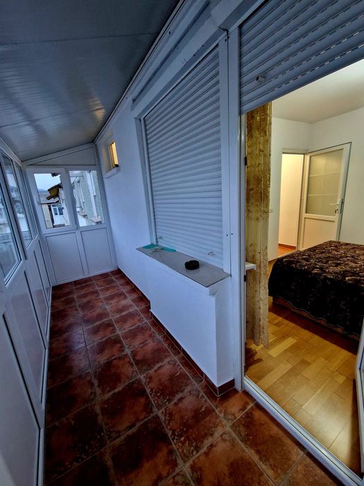 Vand apartament zona calea romanului