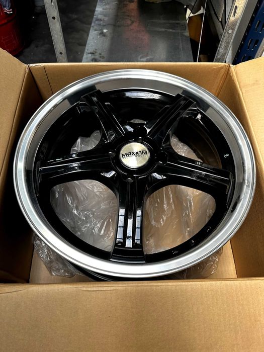 Джанти Maxxim Guilt 18x7.5 4x114.3 ET45 Black