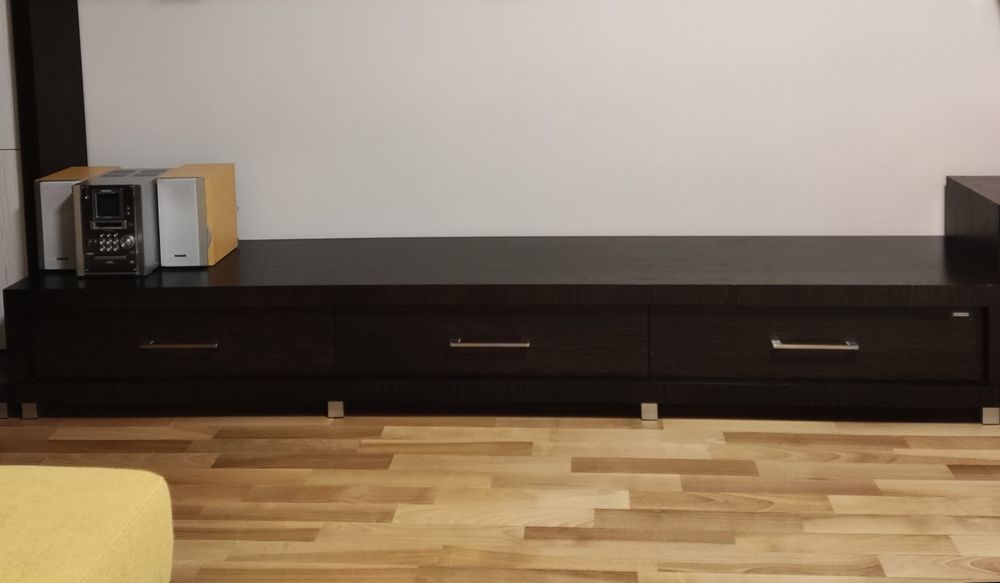 Италиански дизайнерски TV шкаф от MDF