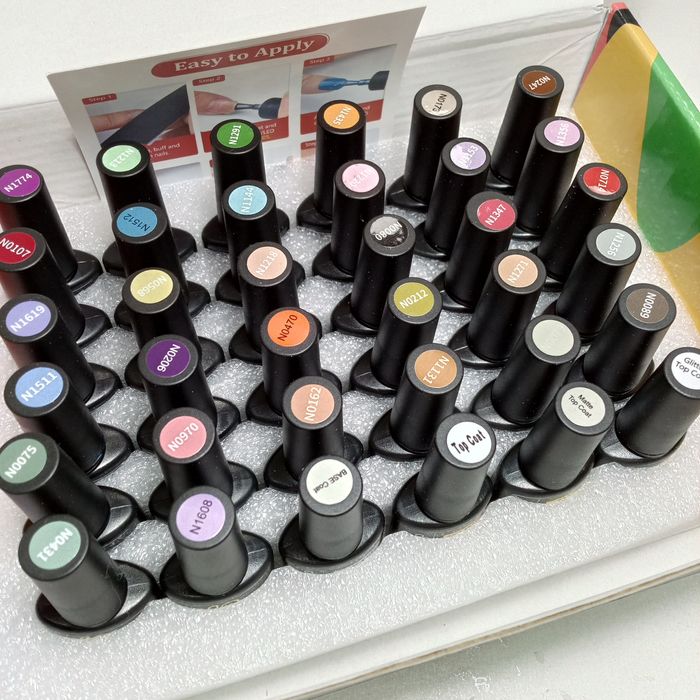 Продаю гель лаки новые набором