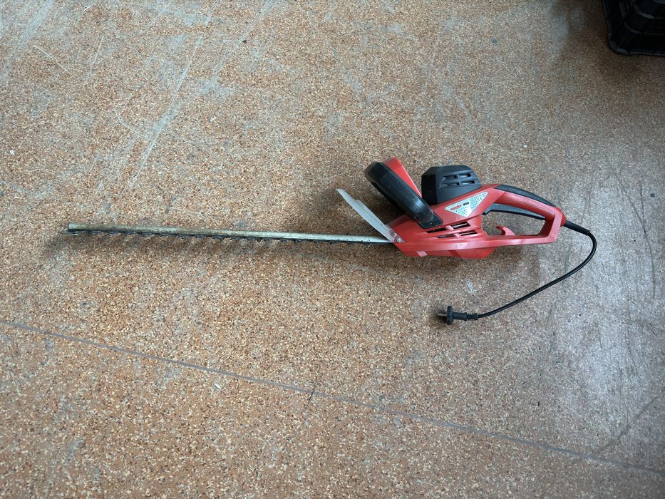 Forfeca gardul viu folosit de 2 ori