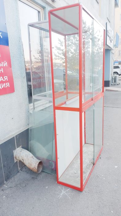Витрины стекло высокий
