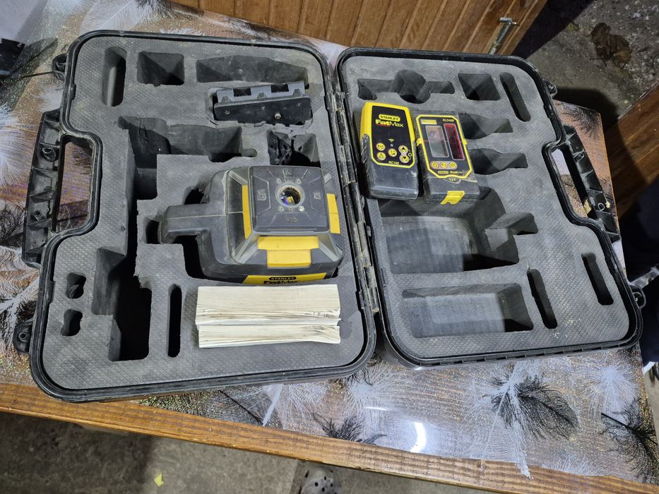 Nivelar laser rotativa  STANLEY  DEFECTA