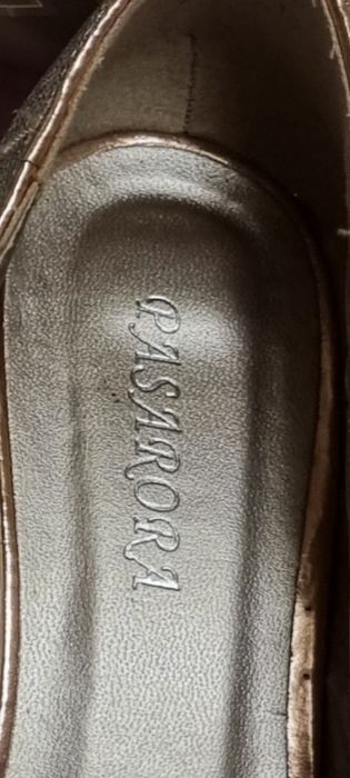 Pantofi 37 aurii noi