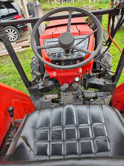 Продавам Трактор Shibaura