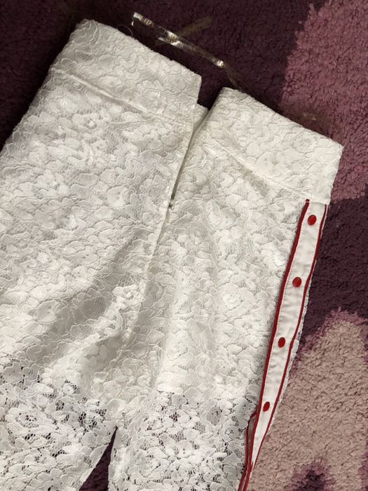 Pantaloni eleganti cu dantela