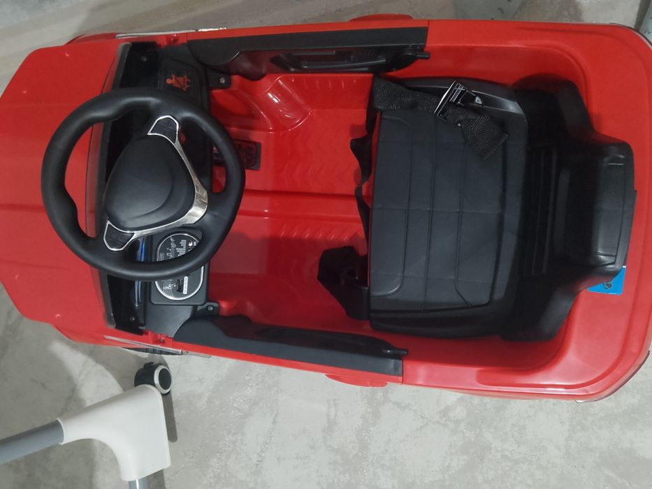 Продам  детскую машинку