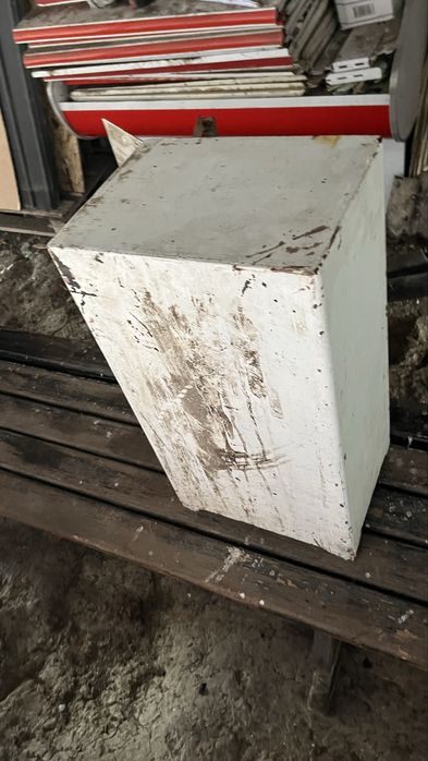 Сейф продам. Размер на фото.