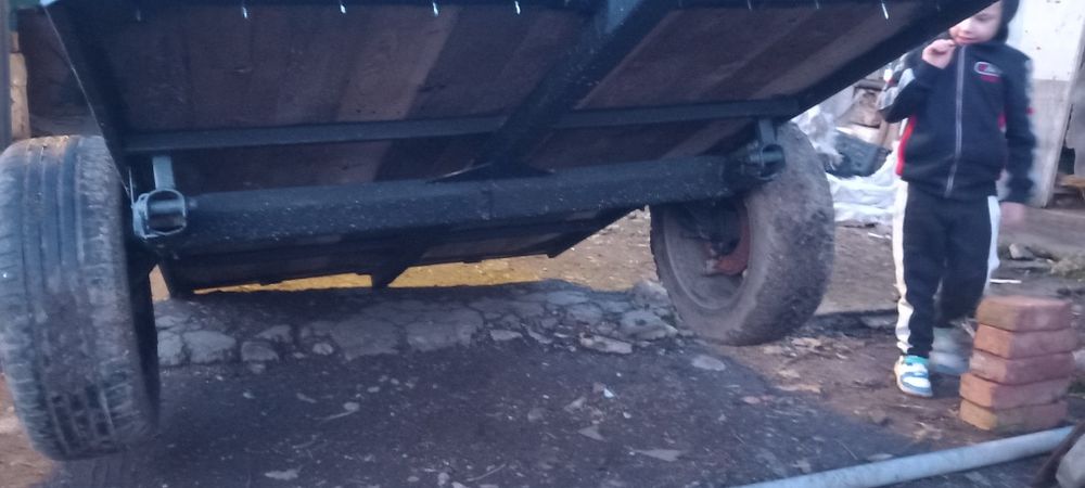 Ремарке ръчно направен