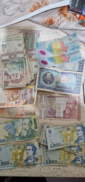 Bancnote și monede vechi