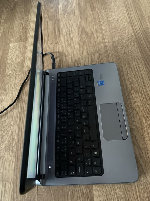 Laptop Hp ProBook Slim intel core i3,Display 14 led,Windows 10 Pro,SSD 130gb memorie,8gb ram,perfect functional cu incarcator