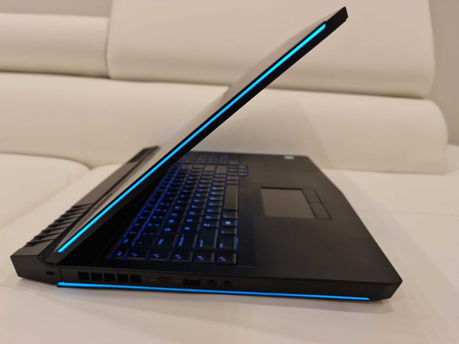 Laptop gaming ALIENWARE 17,3 ,intel core i7 ,video 8 GB, ram 32 gb