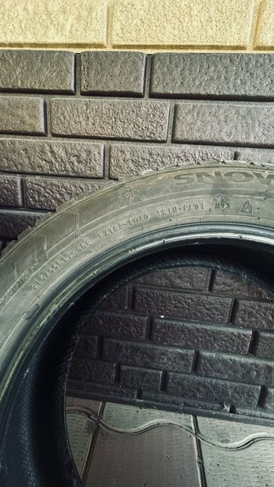Продам шины 215/55R17