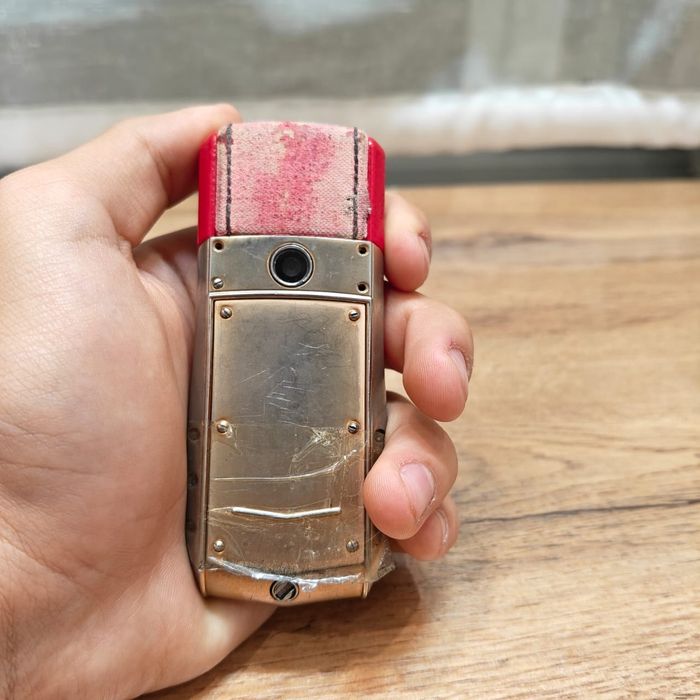 Vertu Ascent Ti.
