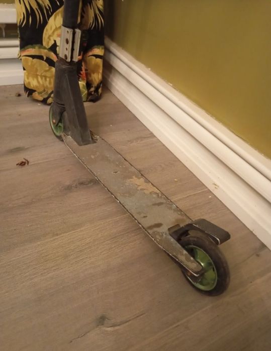 Самокат,в местах карозья