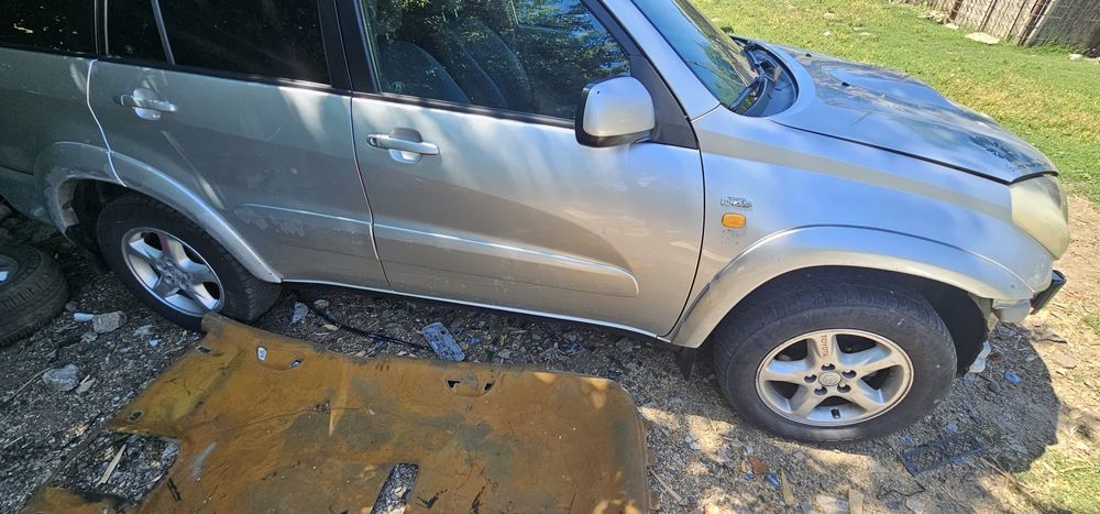 Dezmembrez toyota rav 4 2.0 motorina